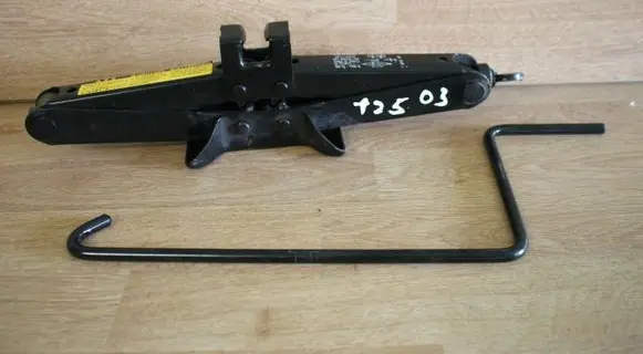 Toyota Avensis T250 Lift Jack 0911105010
