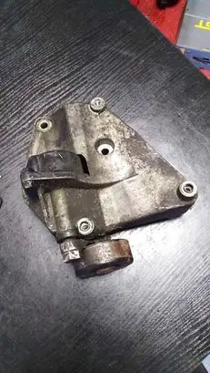 BMW 3 E46 A/C compressor mount bracket 2247388