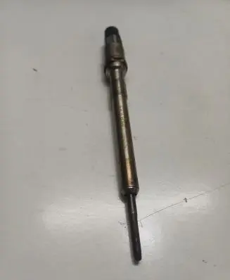 Volkswagen PASSAT B8 Glow plug 03L905061H