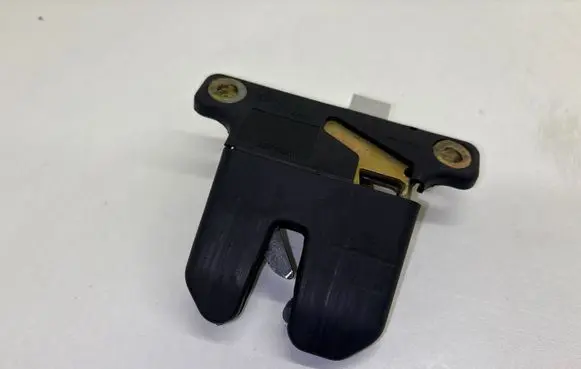 Audi A6 S6 C5 4B Tailgate/trunk/boot lock/catch/latch 8D5827505D