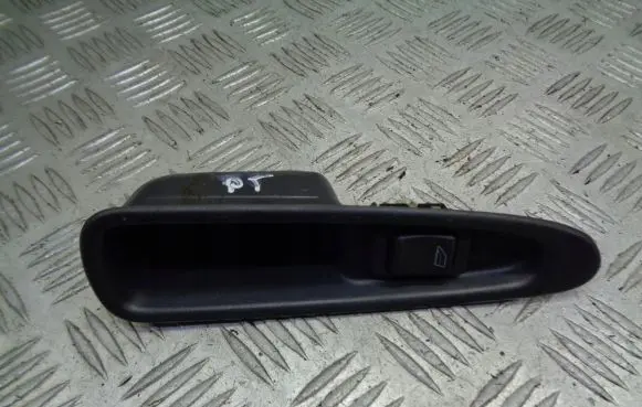 Volvo S40, V40 Quarter vent window switch 03458228