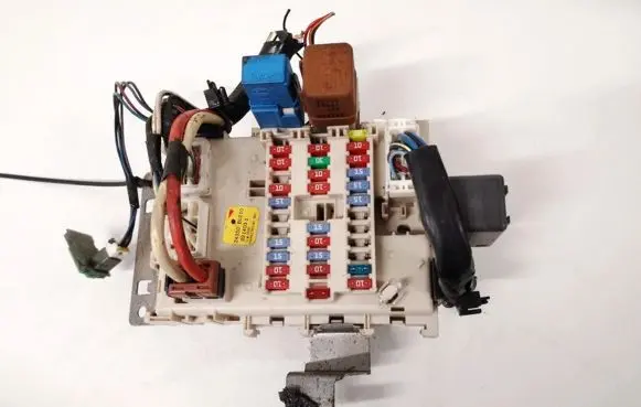 Nissan Almera Tino Fuse box set 24350bu210
