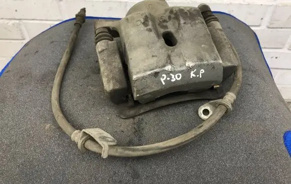 Toyota Prius (XW30) Front brake caliper