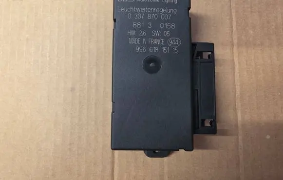 Porsche 911 996 Light module LCM 99661815115 0307870007