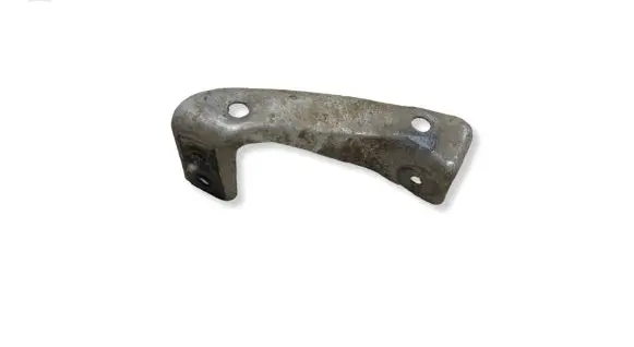 Subaru Legacy Fender mounting bracket 
