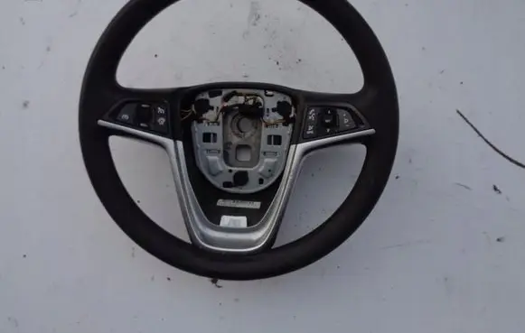 Opel Zafira C Steering wheel