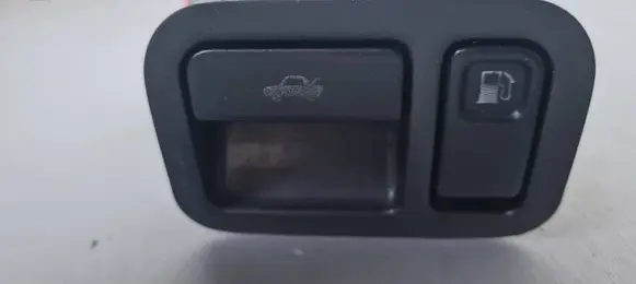 Nissan Maxima A34 Tailgate opening switch N7551N