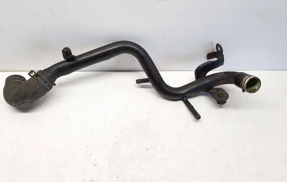 Volkswagen PASSAT B5.5 Engine coolant pipe/hose 038121071S
