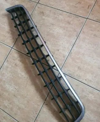 Audi A8 S8 D2 4D Front bumper lower grill 4d0853667B