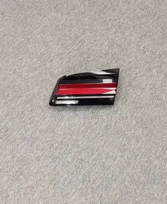 Tailgate rear/tail lights
