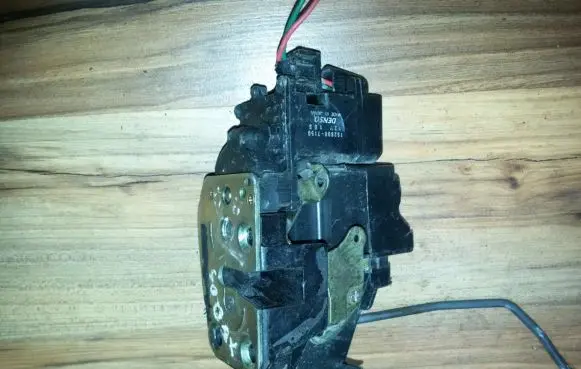 Front door lock