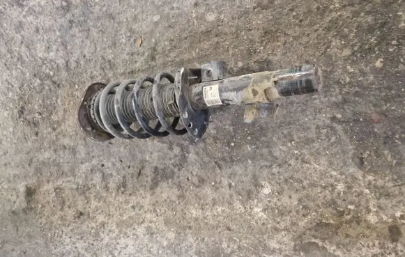 Volvo V70 Front shock absorber with coil spring 31317795