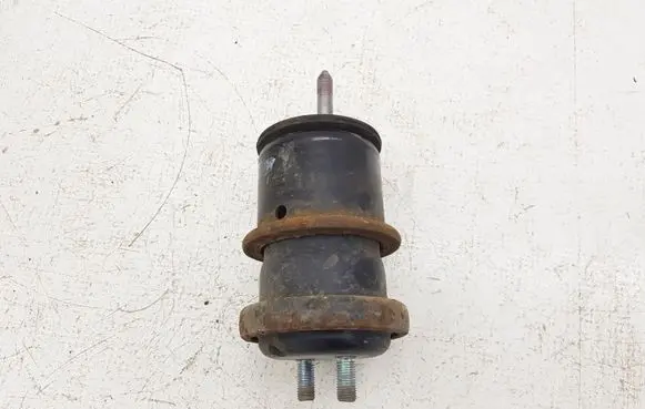 Subaru Legacy Engine mount bracket