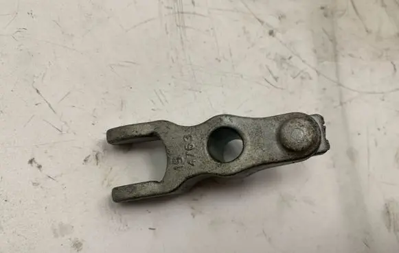 Opel Insignia A Fuel Injector clamp holder 4763