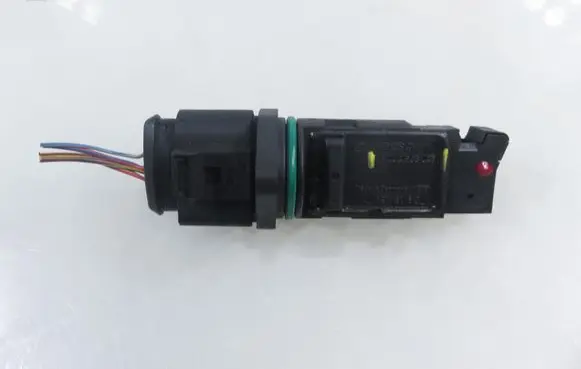 Audi A4 S4 B5 8D Mass air flow meter F00C2G2047