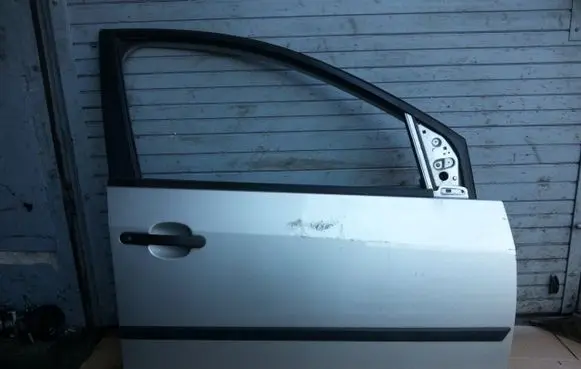 Ford Fiesta Front door