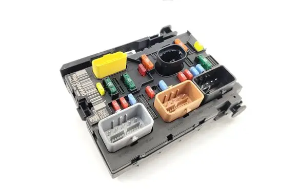 Peugeot 207 Fuse module 9661086980