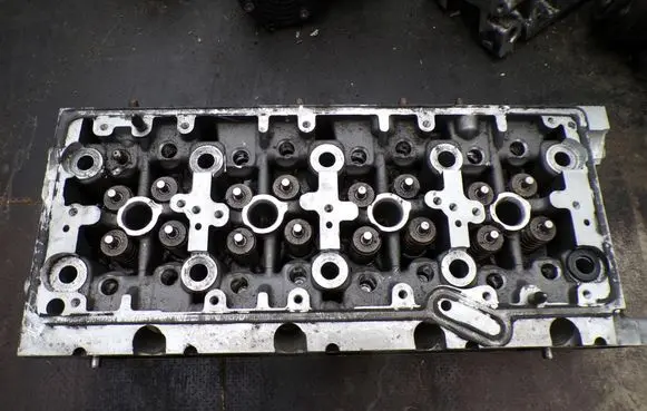 Volkswagen Golf VII Engine head 04L103373E