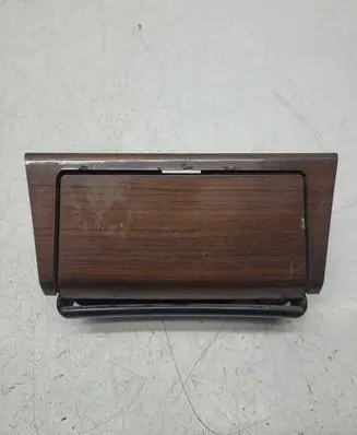 Mercedes-Benz E W124 Car ashtray