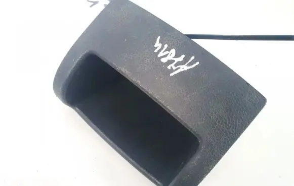 Skoda Octavia Mk2 (1Z) Glove box 8102588 1z0858373