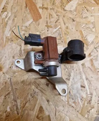 Peugeot 3008 I Turbo solenoid valve 9652570180 70096803 09T313