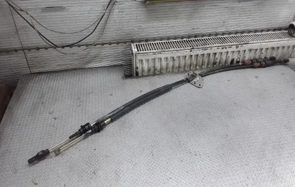 Gear shift cable linkage