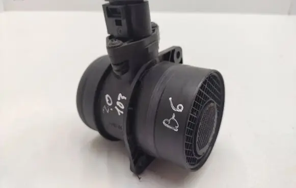 Volkswagen PASSAT B6 Mass air flow meter 074906461B