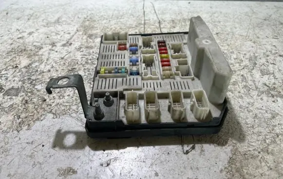 Renault Megane II Fuse module 8200481866