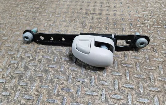 Chrysler Pacifica Seat belt adjustment rail 5LA64PD2AB 34199229BALY 34203578A