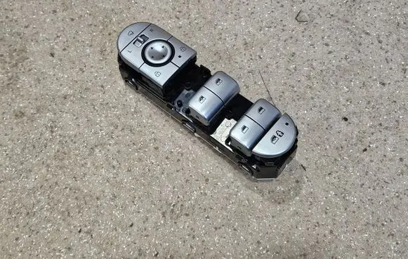 Hyundai Ioniq 5 Electric window control switch 93571GI380