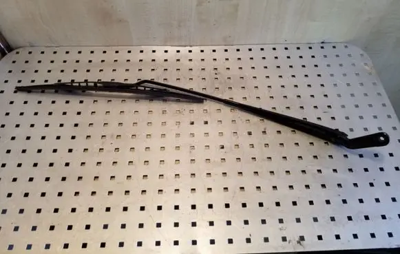 Audi A3 S3 8L Front wiper blade arm 8L1955408A