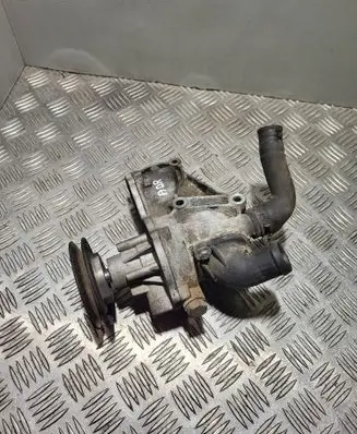 Volkswagen PASSAT B5 Water pump 05C121013A