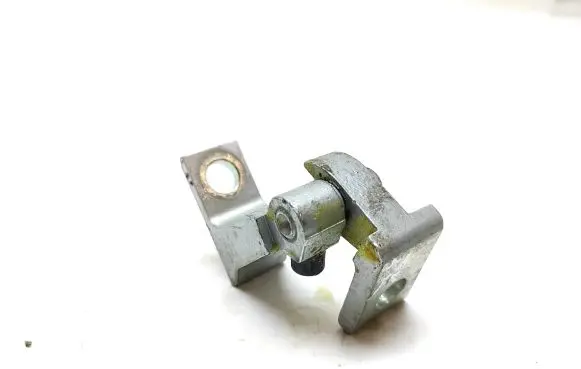 Volkswagen Touareg II Front door upper hinge 8K0831401A