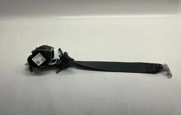 Rear seatbelt