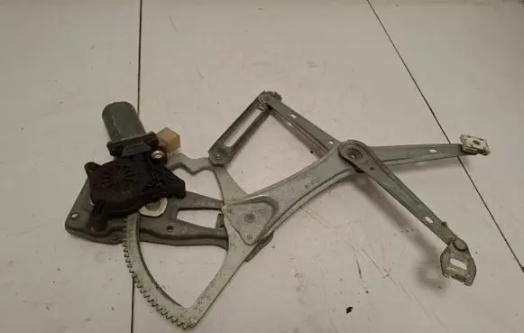 Mercedes-Benz E W210 Front door window regulator with motor 0130821709