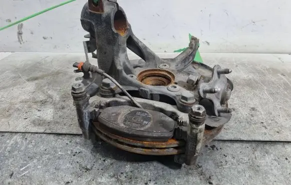 Volkswagen Golf VII Front wheel hub spindle knuckle 5Q0256R