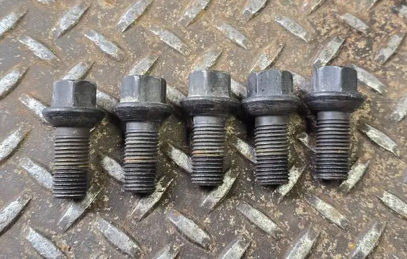 Mercedes-Benz A W177 Nuts/bolts