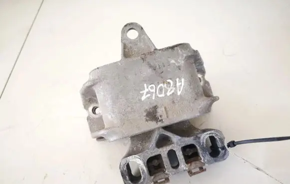 Opel Zafira B Engine mount bracket 1j0199555