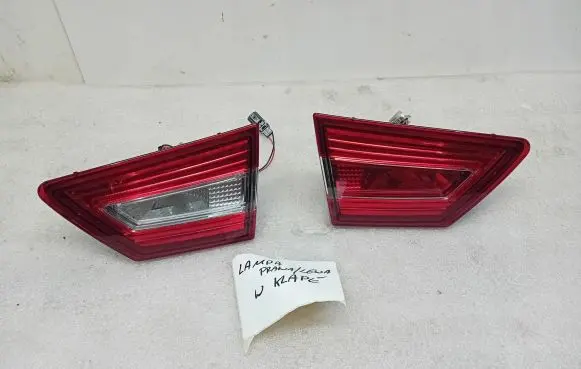 Renault Clio IV Tailgate rear/tail lights