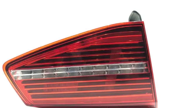 Volkswagen PASSAT B8 Rear/tail lights 3G9945307
