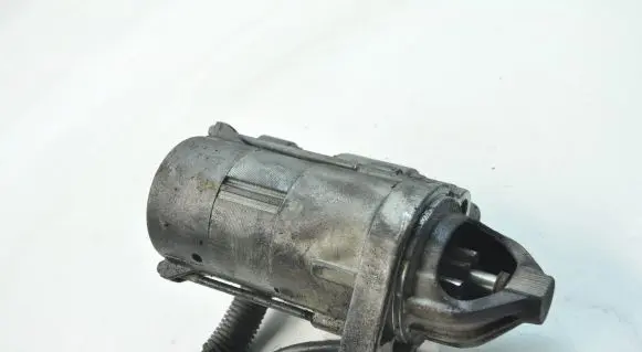 Audi A4 S4 B7 8E 8H Starter motor 079911023D