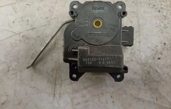 Suzuki Grand Vitara I Air flap motor/actuator 0637007161 4B0641