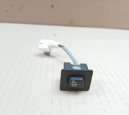 Hyundai i40 Steering wheel heating switch