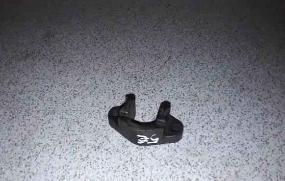 BMW 5 E60 E61 Fuel Injector clamp holder 13537787215 7787215