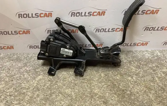 Opel Vivaro Accelerator throttle pedal 8200008477