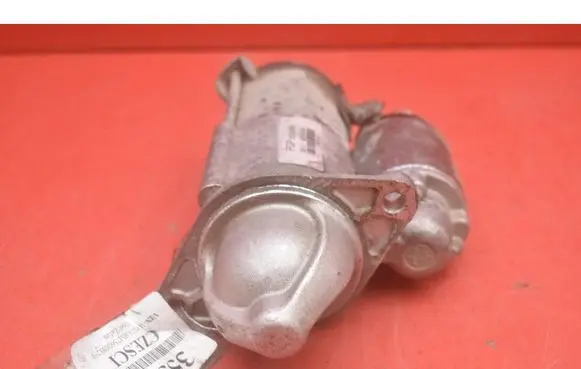 Opel Zafira B Starter motor 55556092
