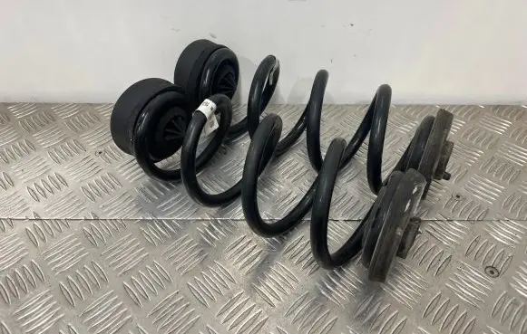 Audi A4 S4 B9 8W Rear coil spring 8W0511115