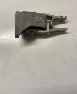 Volvo S90, V90 Engine mount bracket 31339951