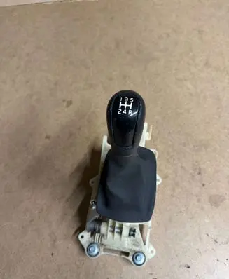Volvo S40 Gear shifter/selector 30711902 200605