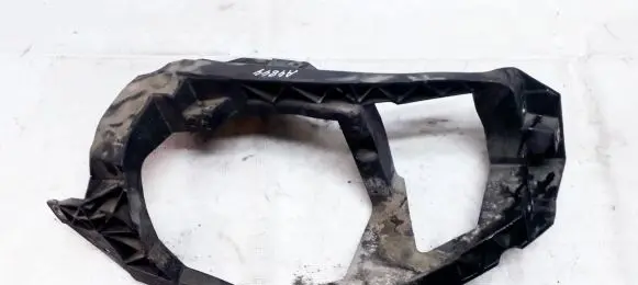 Headlight/headlamp mounting bracket